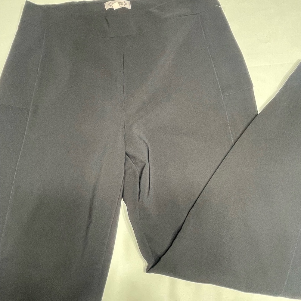 Nanette Lepore Women’s Trousers pants. Dark Navy. Size Large. NEW. Poly/spandex.